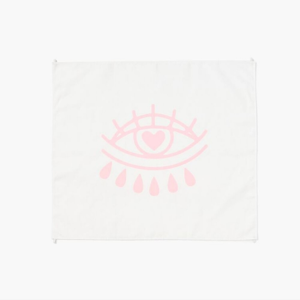 Heart Eye Tapestry NWT